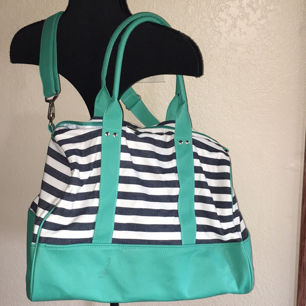 Oversized weekender bag.